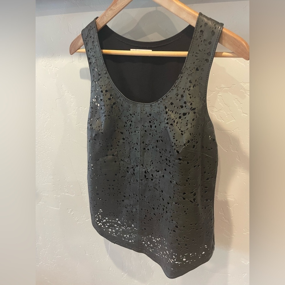 Women's Black hinge, genuine, leather laser, cut top size small